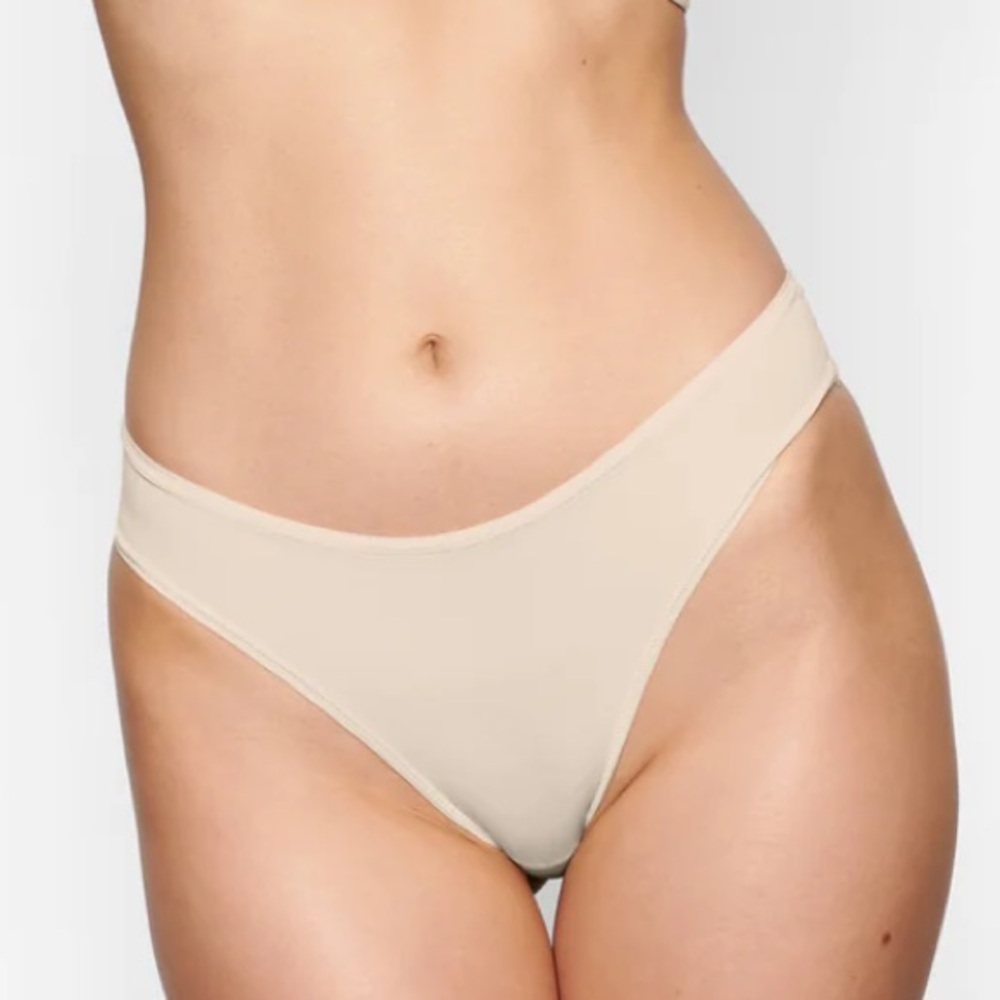 Skims Fits Everybody Cheeky Brief